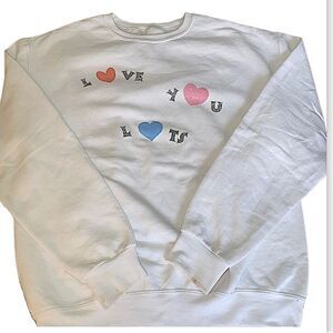 Vintage white “love you lots” sweatshirt. L/S crewneck Lrg
